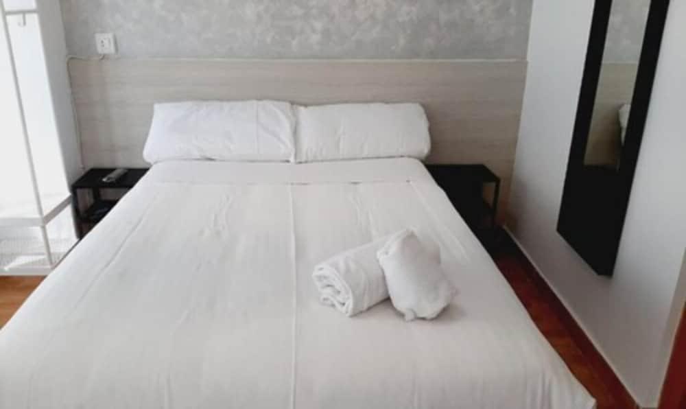 Arjori Rooms Hostal Саламанка Экстерьер фото