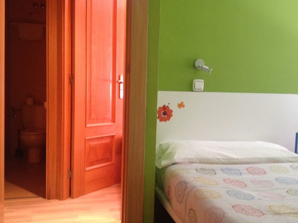 Arjori Rooms Hostal Саламанка Экстерьер фото