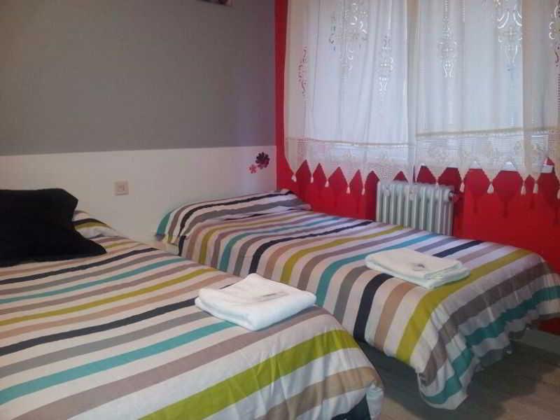 Arjori Rooms Hostal Саламанка Экстерьер фото